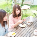 本当は褒められたい? 女子の言葉の裏に隠された本音 af9940066272l