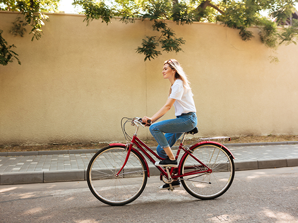 自転車に乗る夢は何かの暗示 自転車に乗る夢の意味や種類 女性の美学