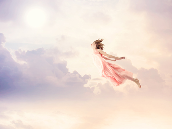 空を飛ぶ夢は吉夢 警告夢 飛び方でわかる夢の意味 女性の美学