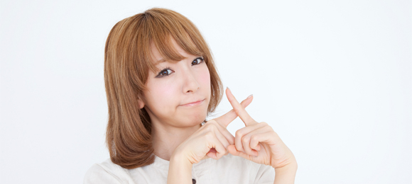女性にとっては褒め言葉。でも、年下の彼に言ってはいけないNGワード