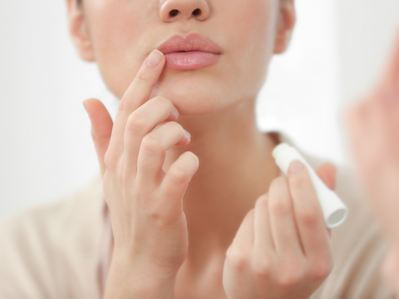 唇には意外とシミができやすい 原因 予防とシミを消す方法 女性の美学