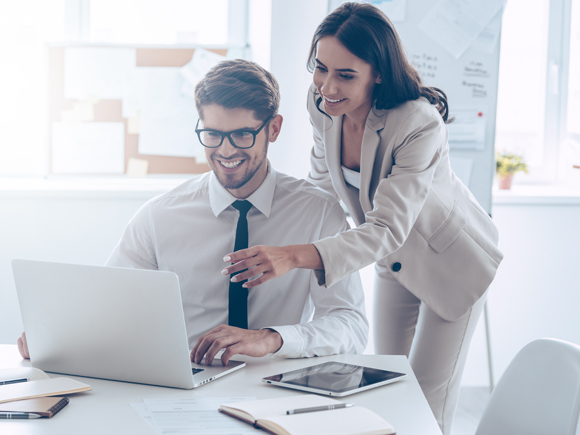 社内恋愛を成就させるコツと 知っておきたいリスク 別れた後の対処法 女性の美学